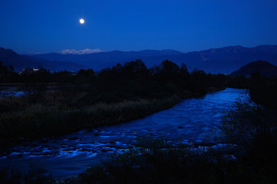 九頭竜川から白山と月